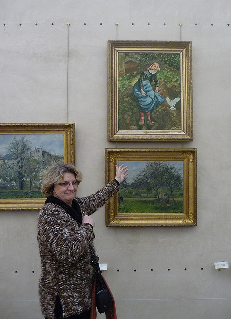 Chantal Gerardin au Mus�e d'Orsay avec son tableau Camille Pissarro